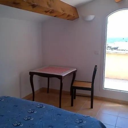 بيت للعطل House سيكس-فور-لو-بلاج